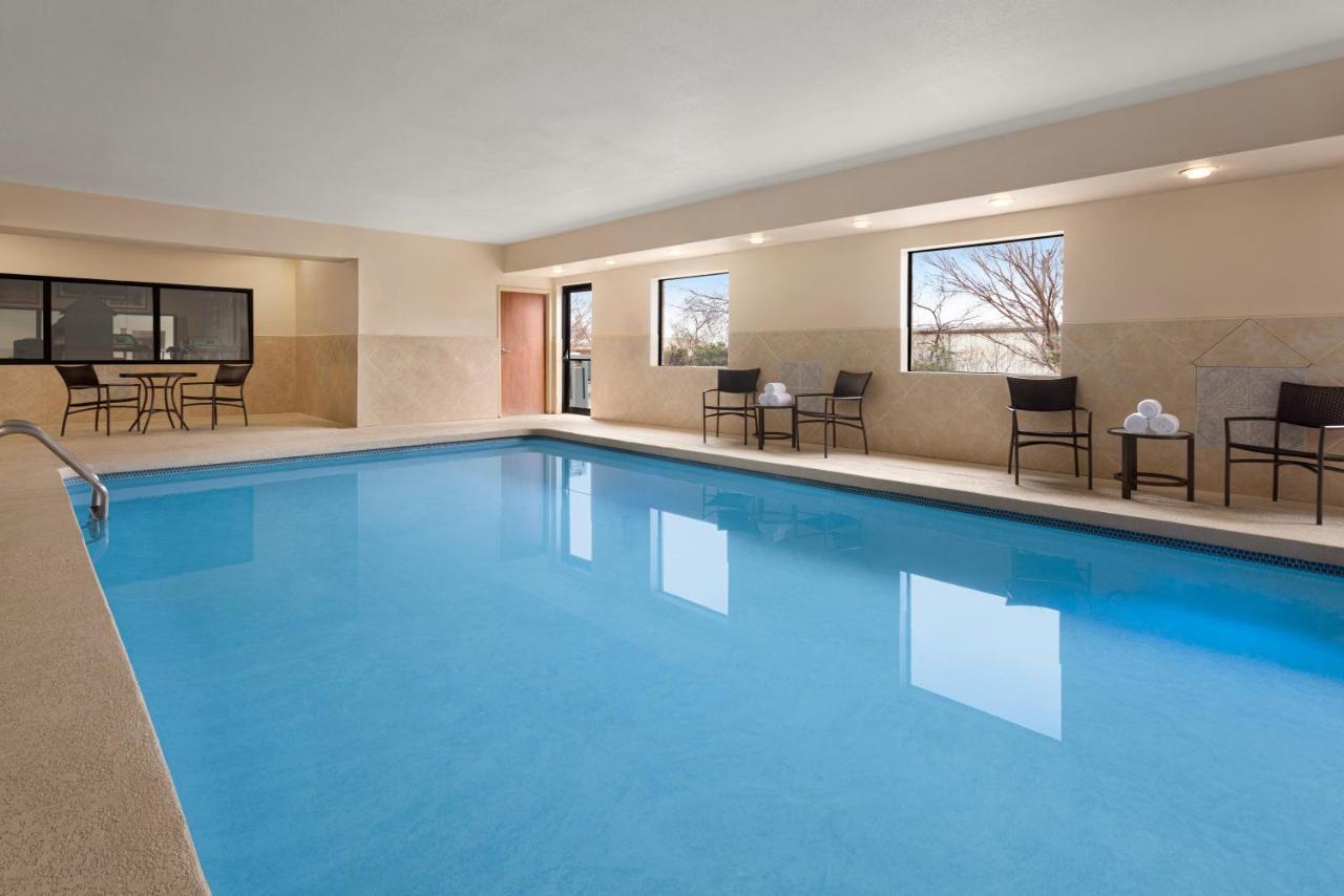 Holiday Inn Express Hotel & Suites Edmond By Ihg Dış mekan fotoğraf