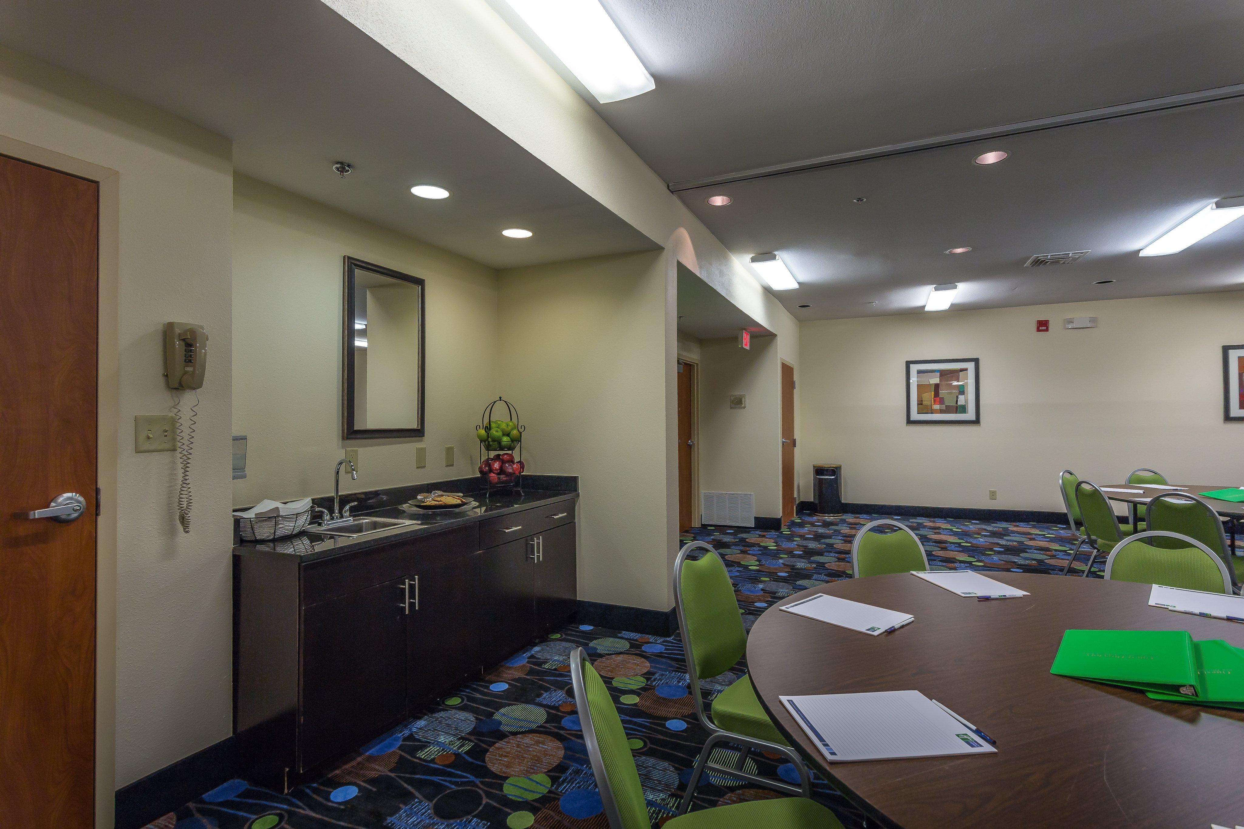 Holiday Inn Express Hotel & Suites Edmond By Ihg Dış mekan fotoğraf
