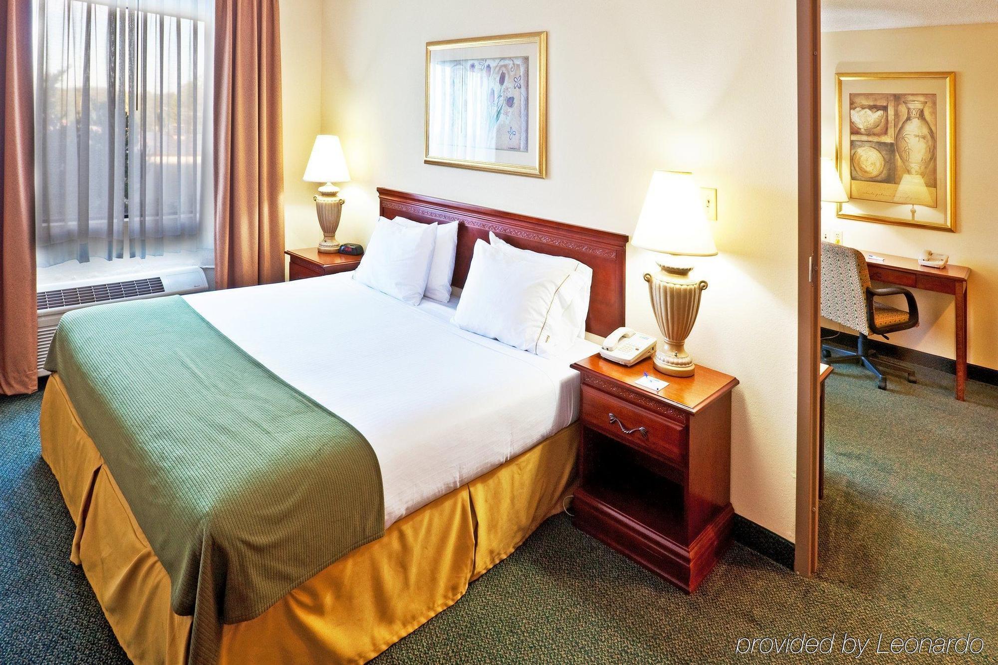 Holiday Inn Express Hotel & Suites Edmond By Ihg Oda fotoğraf